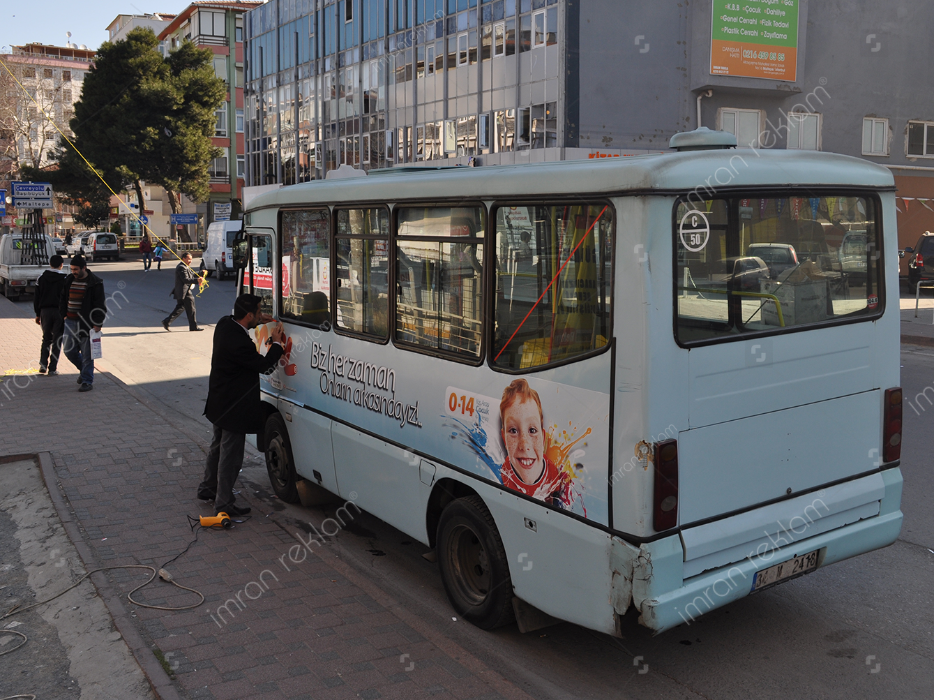 Minibus-Reklam-Giydirme-Ornekleri-Fiyatları